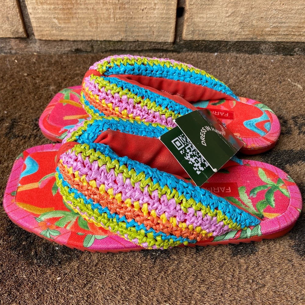 FARM Rio NWT Multicolor Toucans Puffy Flip Flops Crochet Sandals Women’s Sz US 7 - Picture 6 of 10